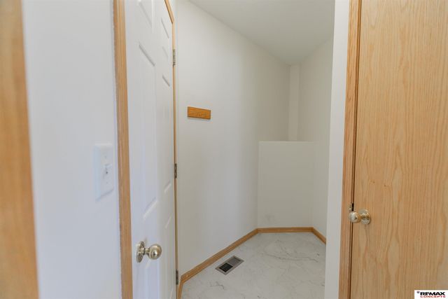 6845 Whitewater Lane, Lincoln, NE 68521