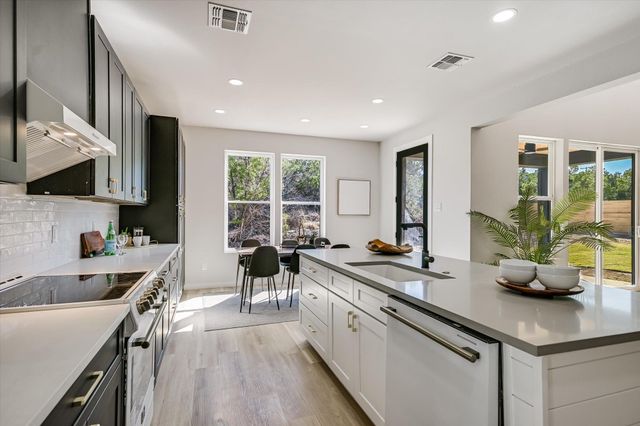 52 WAR BONNET, Wimberley, TX 78676