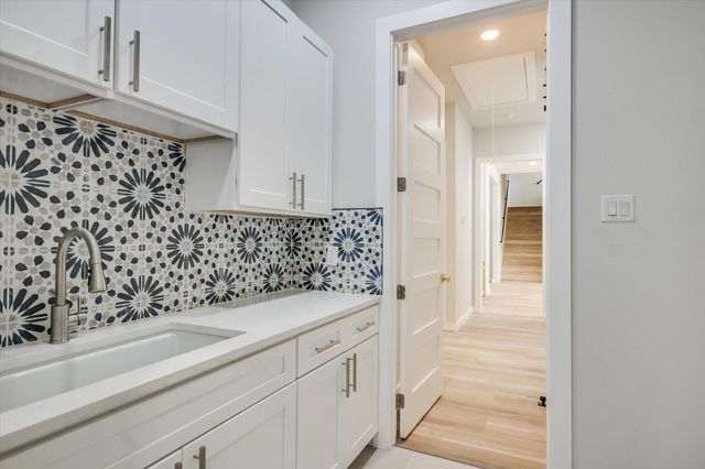 52 WAR BONNET, Wimberley, TX 78676