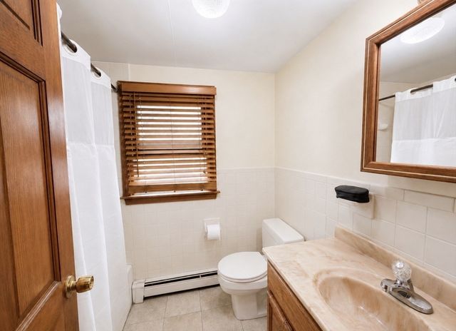 439 Newport Rd, Hull, MA 02045
