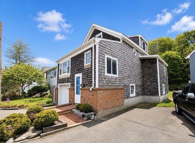 439 Newport Rd, Hull, MA 02045