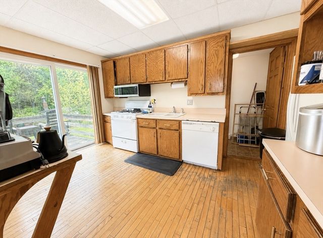 439 Newport Rd, Hull, MA 02045