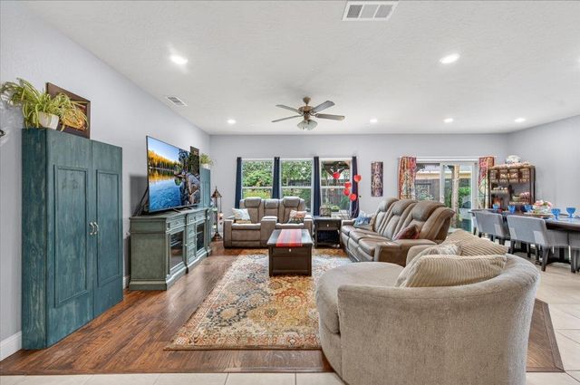 6189 E Farrin Avenue, Fresno, CA 93727