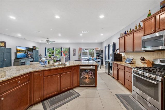 6189 E Farrin Avenue, Fresno, CA 93727