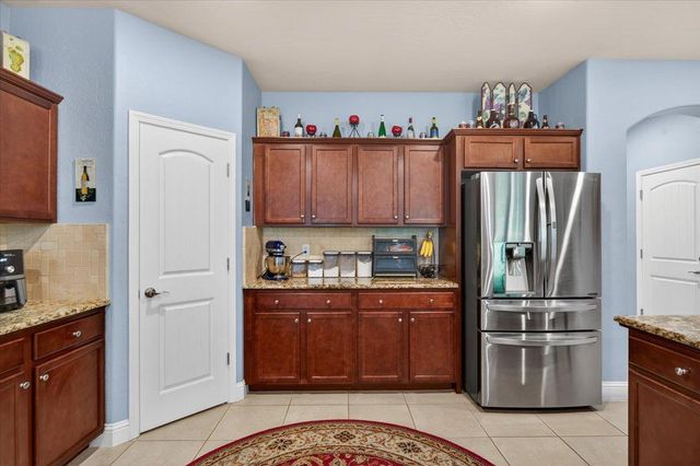 6189 E Farrin Avenue, Fresno, CA 93727