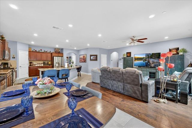 6189 E Farrin Avenue, Fresno, CA 93727