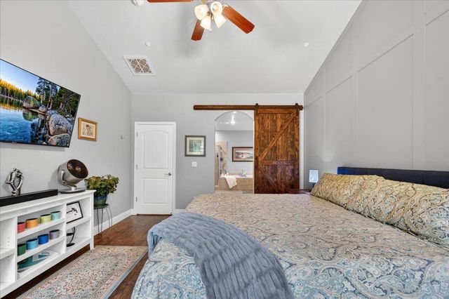 6189 E Farrin Avenue, Fresno, CA 93727