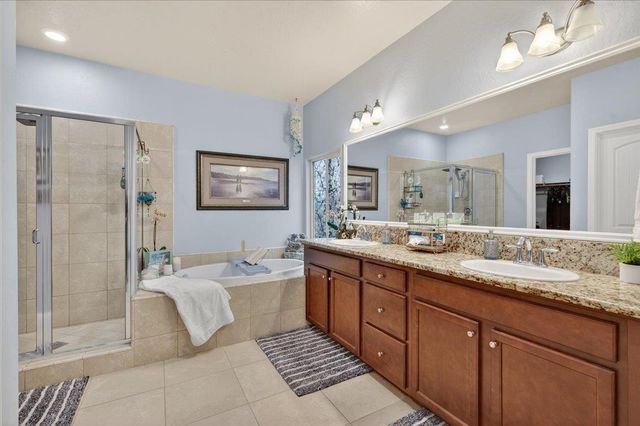 6189 E Farrin Avenue, Fresno, CA 93727
