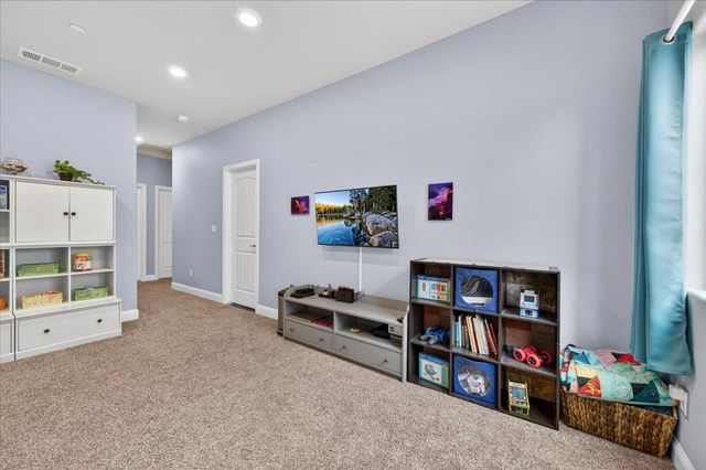 6189 E Farrin Avenue, Fresno, CA 93727