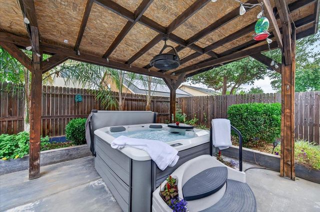 6189 E Farrin Avenue, Fresno, CA 93727