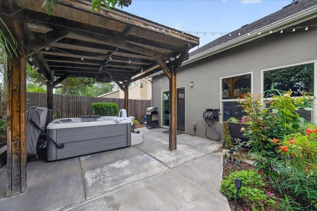 6189 E Farrin Avenue, Fresno, CA 93727