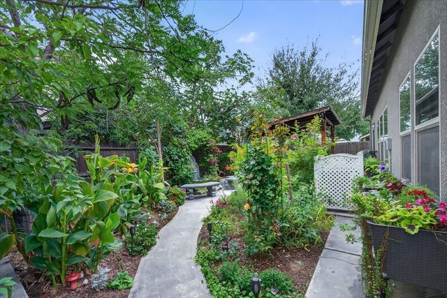 6189 E Farrin Avenue, Fresno, CA 93727