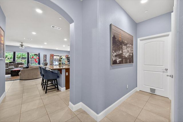6189 E Farrin Avenue, Fresno, CA 93727