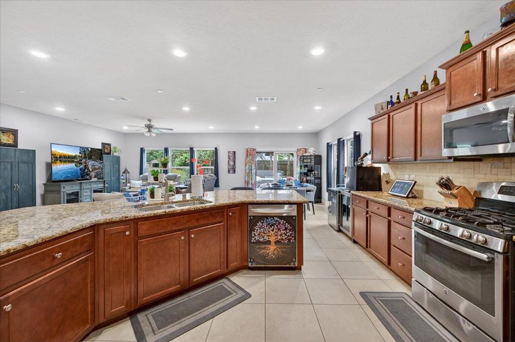 Image 17 of property listing at 6189 E Farrin Avenue, Fresno, CA 93727