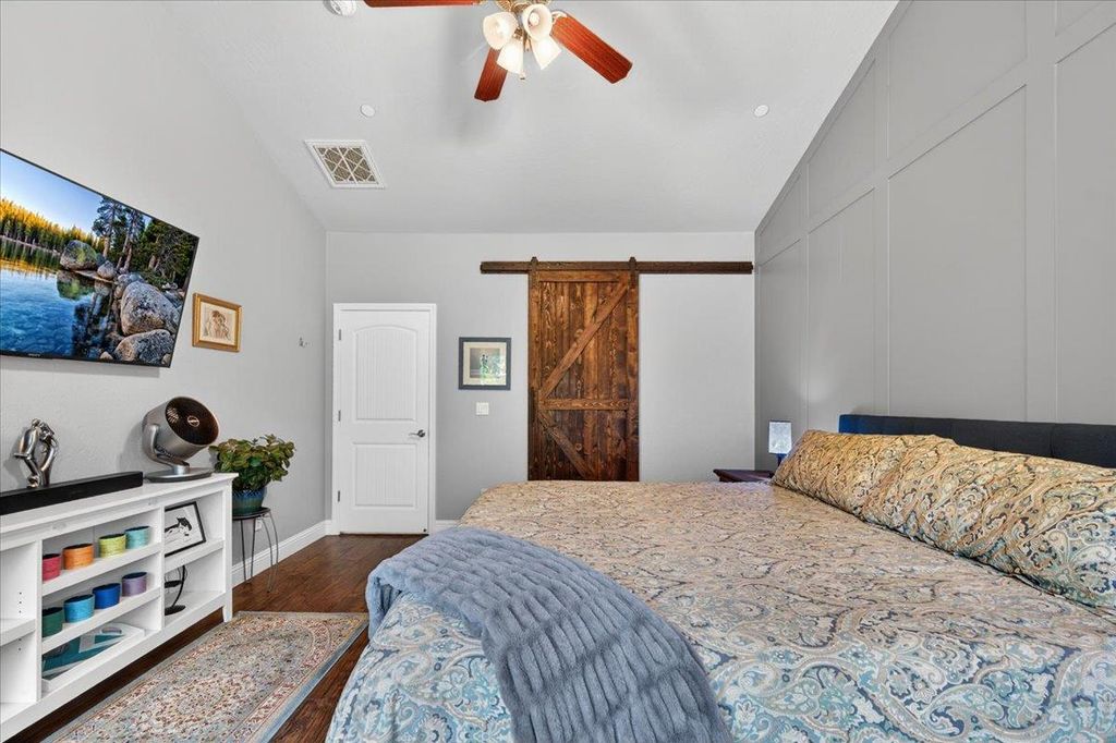 Image 27 of property listing at 6189 E Farrin Avenue, Fresno, CA 93727