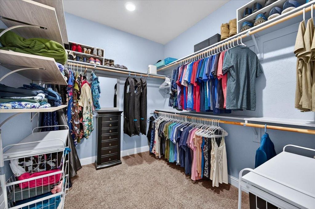 Image 34 of property listing at 6189 E Farrin Avenue, Fresno, CA 93727