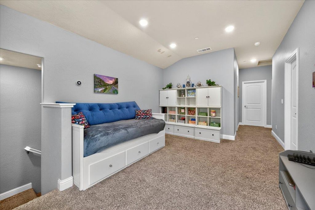 Image 36 of property listing at 6189 E Farrin Avenue, Fresno, CA 93727