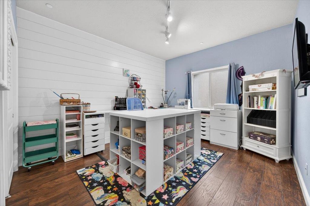 Image 39 of property listing at 6189 E Farrin Avenue, Fresno, CA 93727