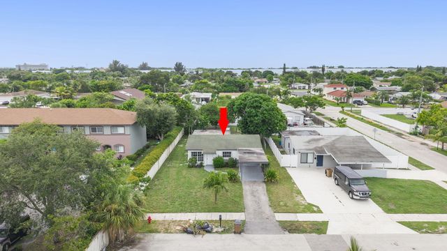441 NW 2ND Avenue, Deerfield Beach, FL 33441