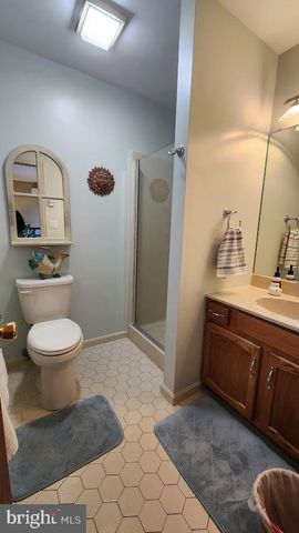 1989 PIERCE DR, Whitehall, PA 18052