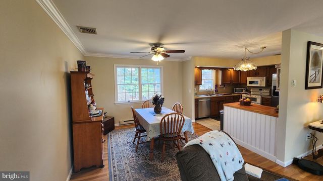 1989 PIERCE DR, Whitehall, PA 18052