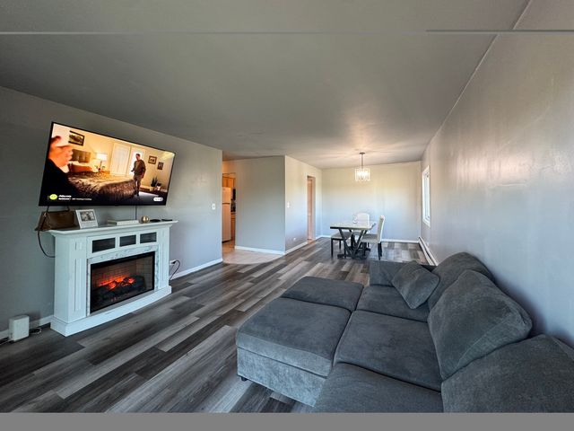 6630 S Brainard Avenue 407, Countryside, IL 60525