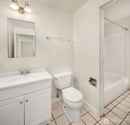 4501 Grandview Drive W #T-105, University Place, WA 98466