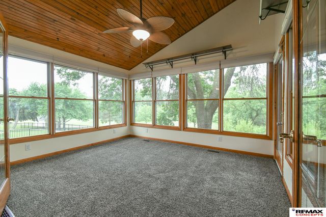 821 W Harvest Drive, Lincoln, NE 68521