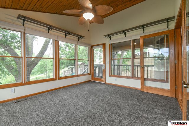 821 W Harvest Drive, Lincoln, NE 68521