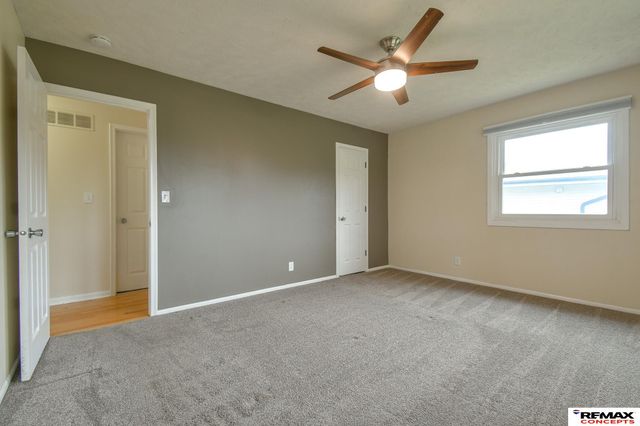821 W Harvest Drive, Lincoln, NE 68521