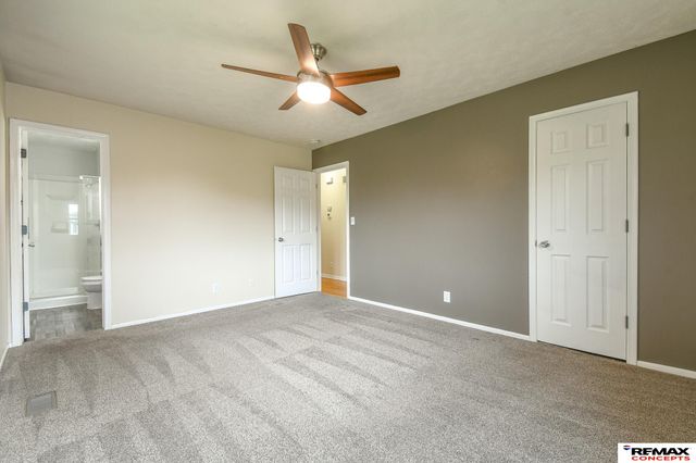 821 W Harvest Drive, Lincoln, NE 68521