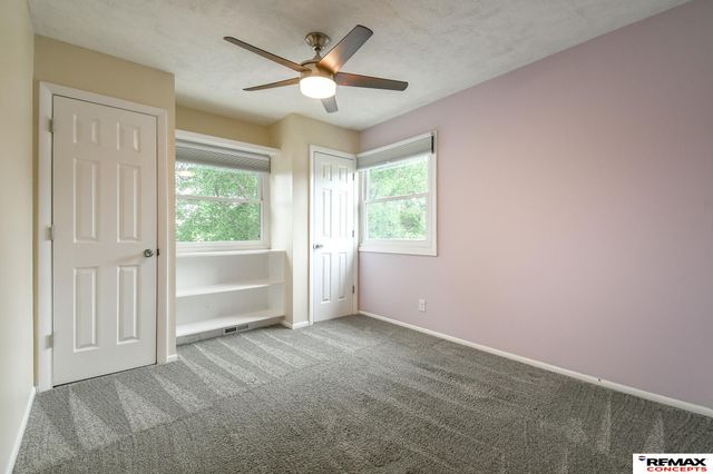 821 W Harvest Drive, Lincoln, NE 68521
