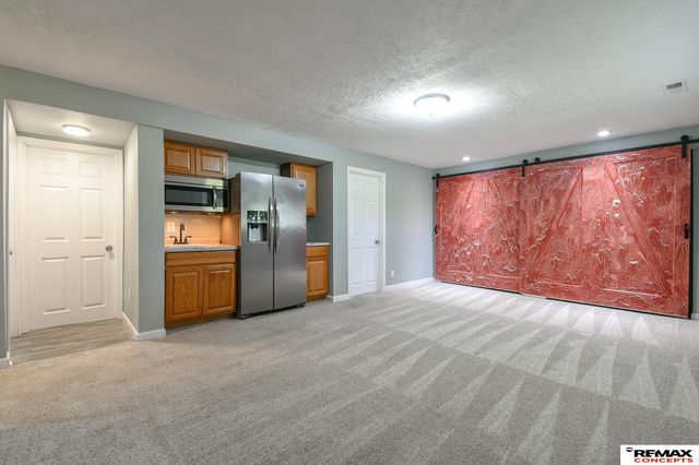 821 W Harvest Drive, Lincoln, NE 68521
