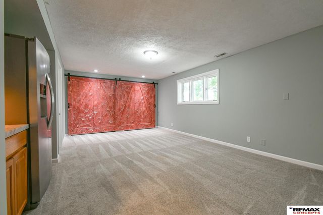 821 W Harvest Drive, Lincoln, NE 68521