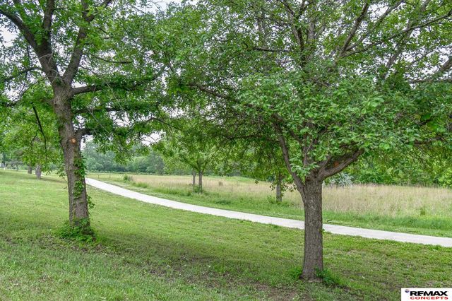 821 W Harvest Drive, Lincoln, NE 68521