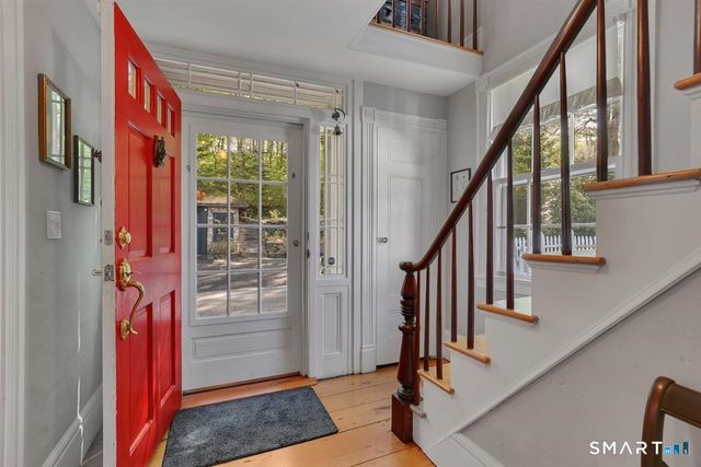 30 Knowles Road, East Hampton, CT 06424
