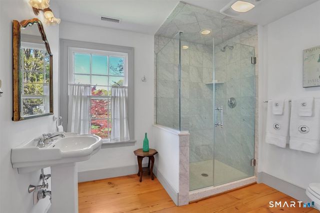 30 Knowles Road, East Hampton, CT 06424
