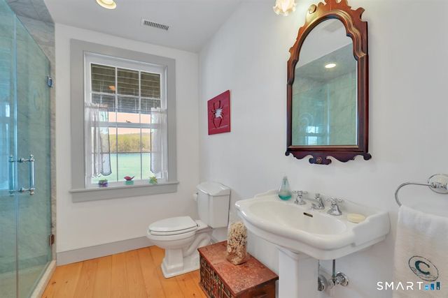 30 Knowles Road, East Hampton, CT 06424