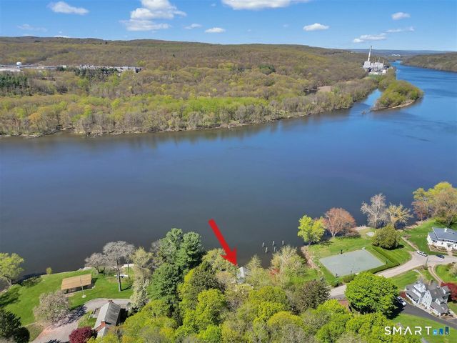 30 Knowles Road, East Hampton, CT 06424