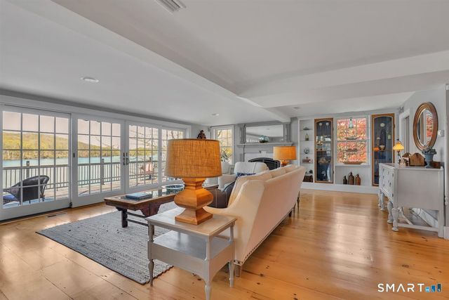 30 Knowles Road, East Hampton, CT 06424