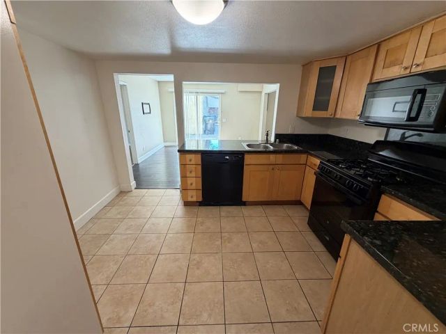 21514 Cohasset Street, Canoga Park, CA 91303