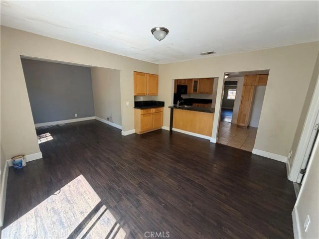 21514 Cohasset Street, Canoga Park, CA 91303
