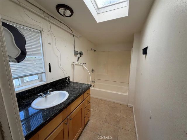 21514 Cohasset Street, Canoga Park, CA 91303