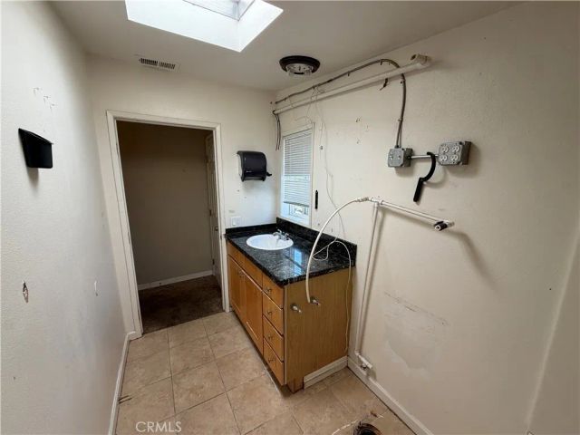 21514 Cohasset Street, Canoga Park, CA 91303