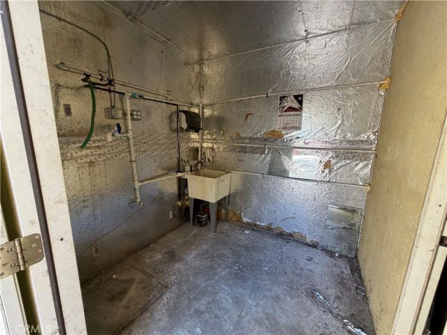 21514 Cohasset Street, Canoga Park, CA 91303