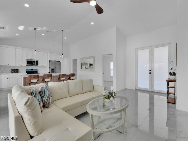 106 NW 20th ST, Cape Coral, FL 33993