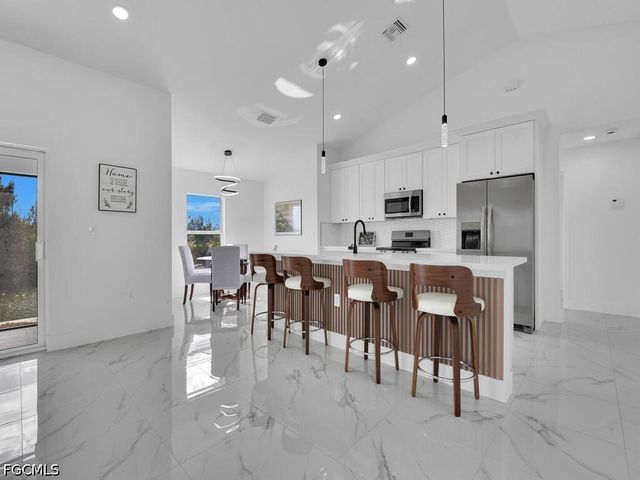106 NW 20th ST, Cape Coral, FL 33993