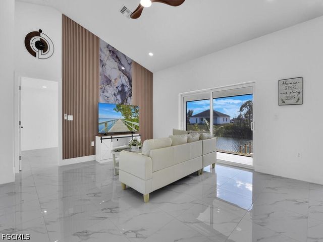106 NW 20th ST, Cape Coral, FL 33993
