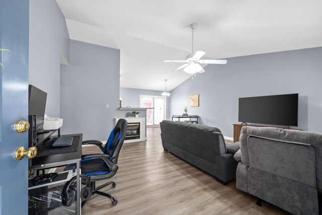 2921 Pawnee Dr, Hopkinsville, KY 42240