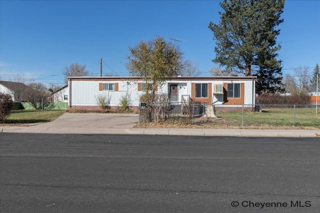516 E 4TH ST, Cheyenne, WY 82007